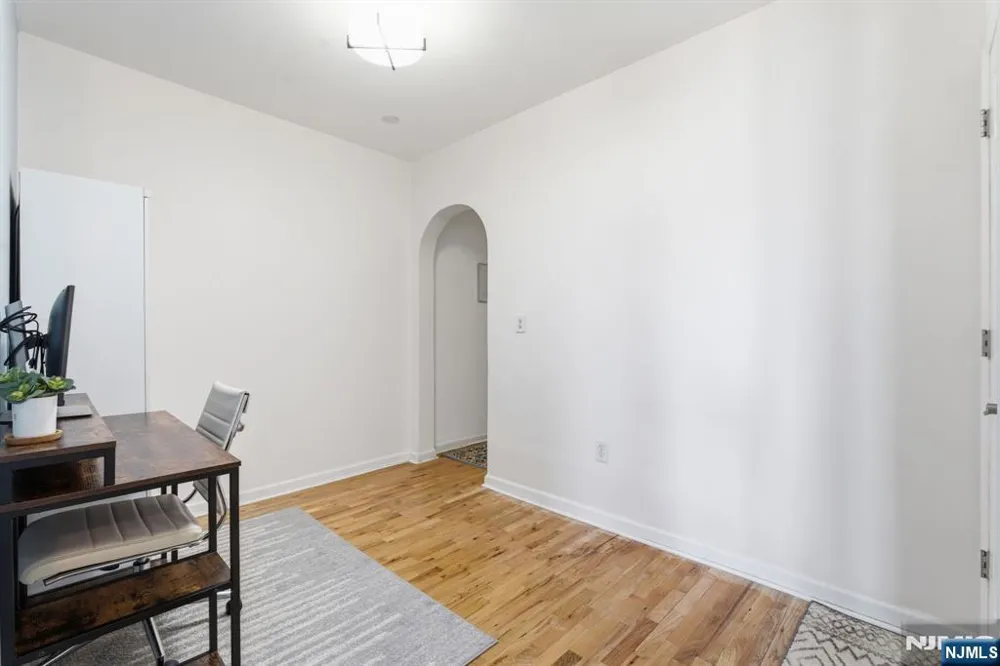 883 E Boulevard 1F Weehawken, NJ 07086