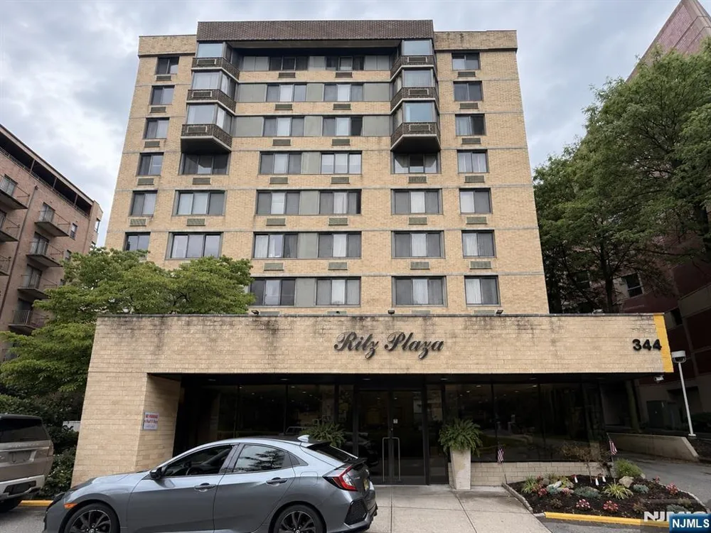 344 Prospect Avenue 4H Hackensack, NJ 07601