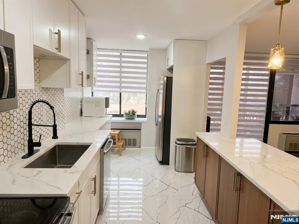 300 Winston Cliffside Park, NJ 07010