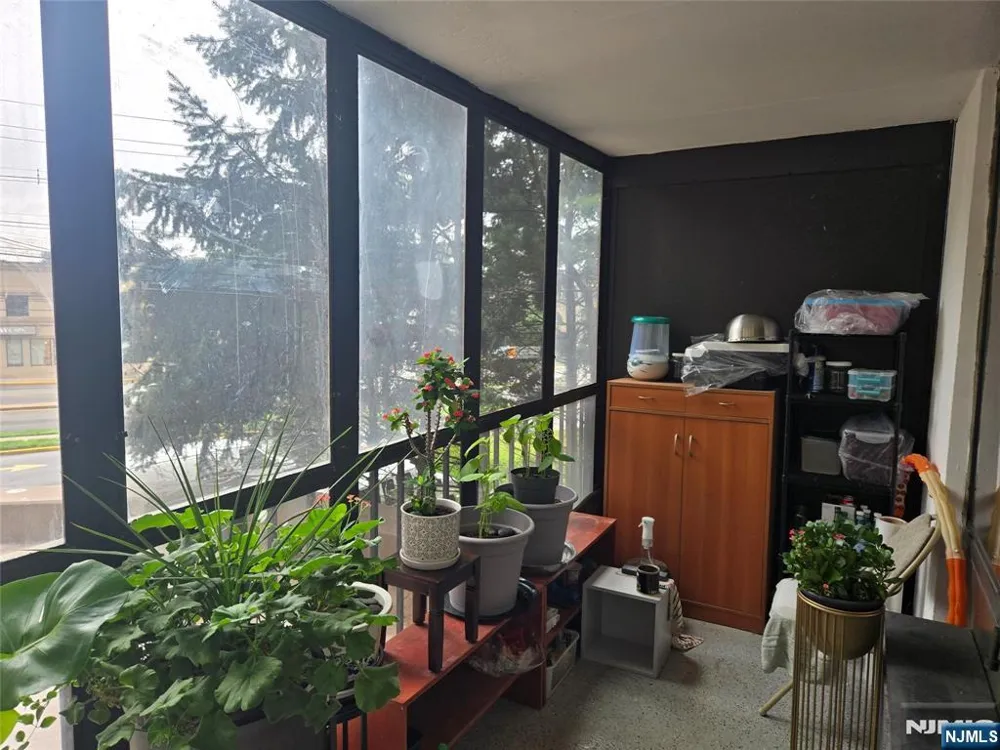 300 Winston Cliffside Park, NJ 07010