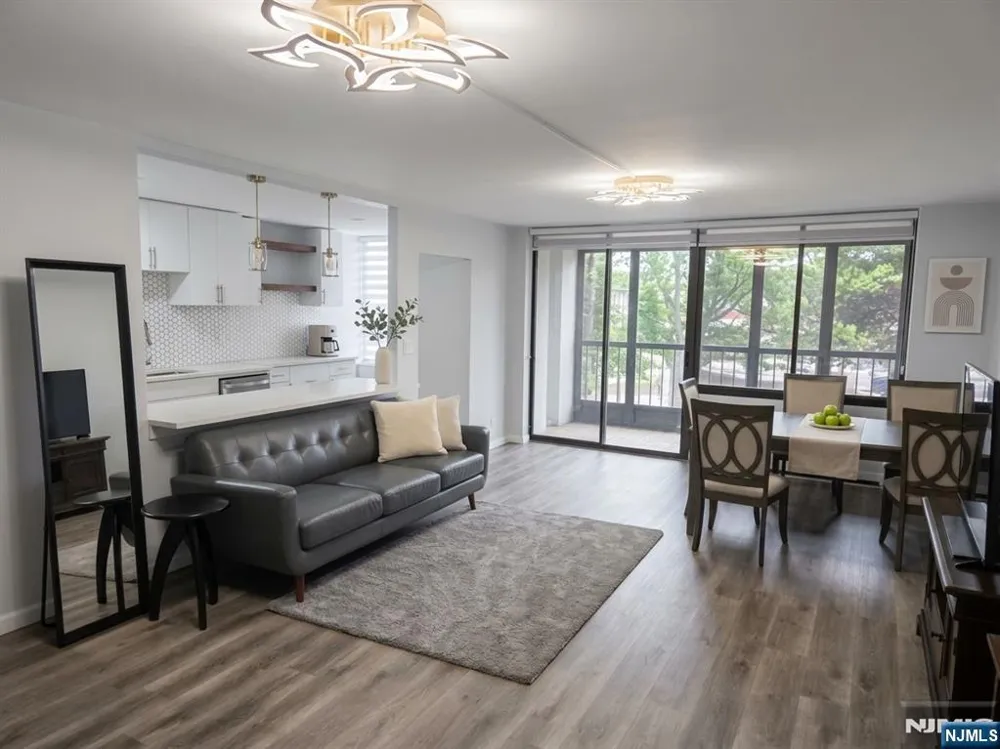 300 Winston Cliffside Park, NJ 07010