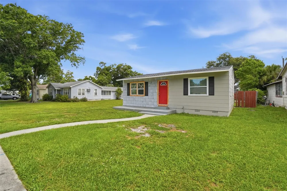4535 EMERSON AVENUE S St Petersburg, FL 33711
