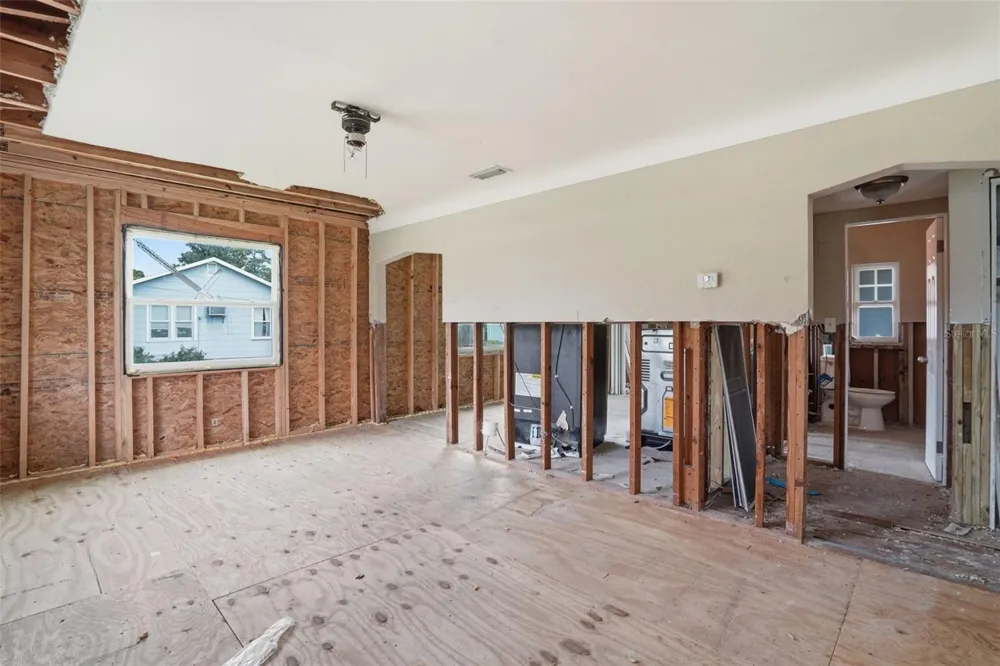 4535 EMERSON AVENUE S St Petersburg, FL 33711