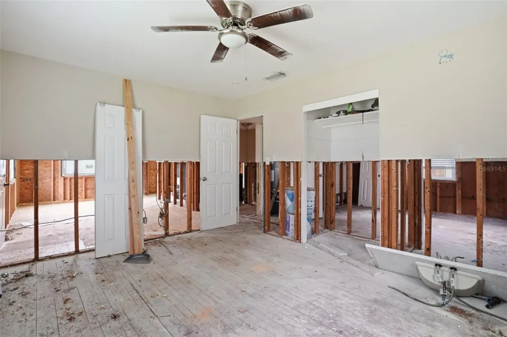 4535 EMERSON AVENUE S St Petersburg, FL 33711