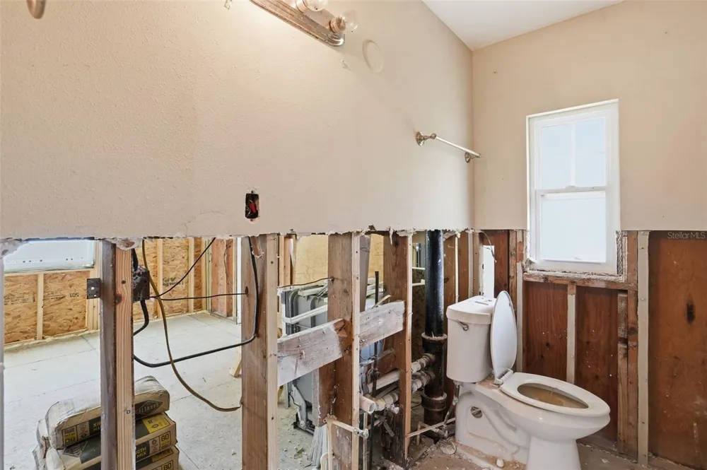 4535 EMERSON AVENUE S St Petersburg, FL 33711