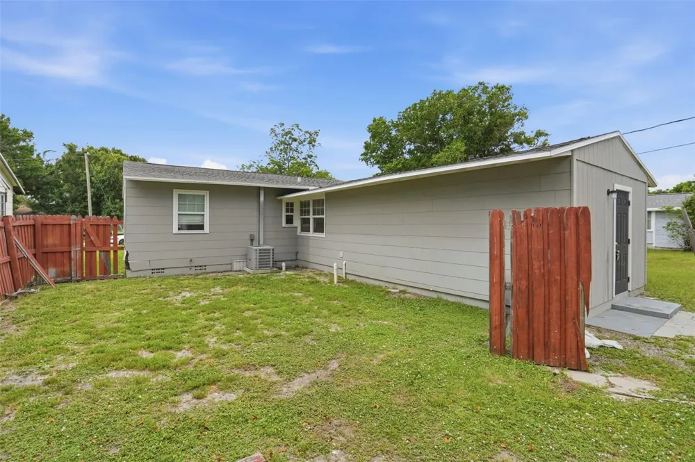 4535 EMERSON AVENUE S St Petersburg, FL 33711