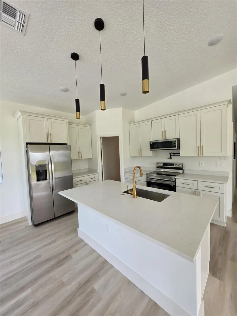 17951 SE 62ND STREET Morriston, FL 32668