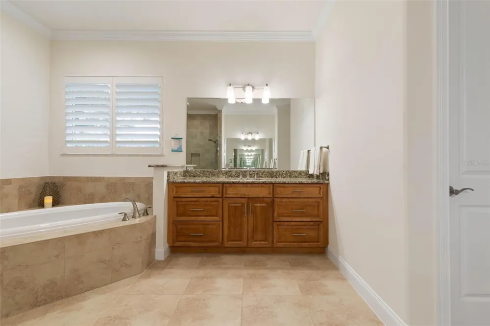 120 EMERALD LAKE DRIVE Palm Coast, FL 32137
