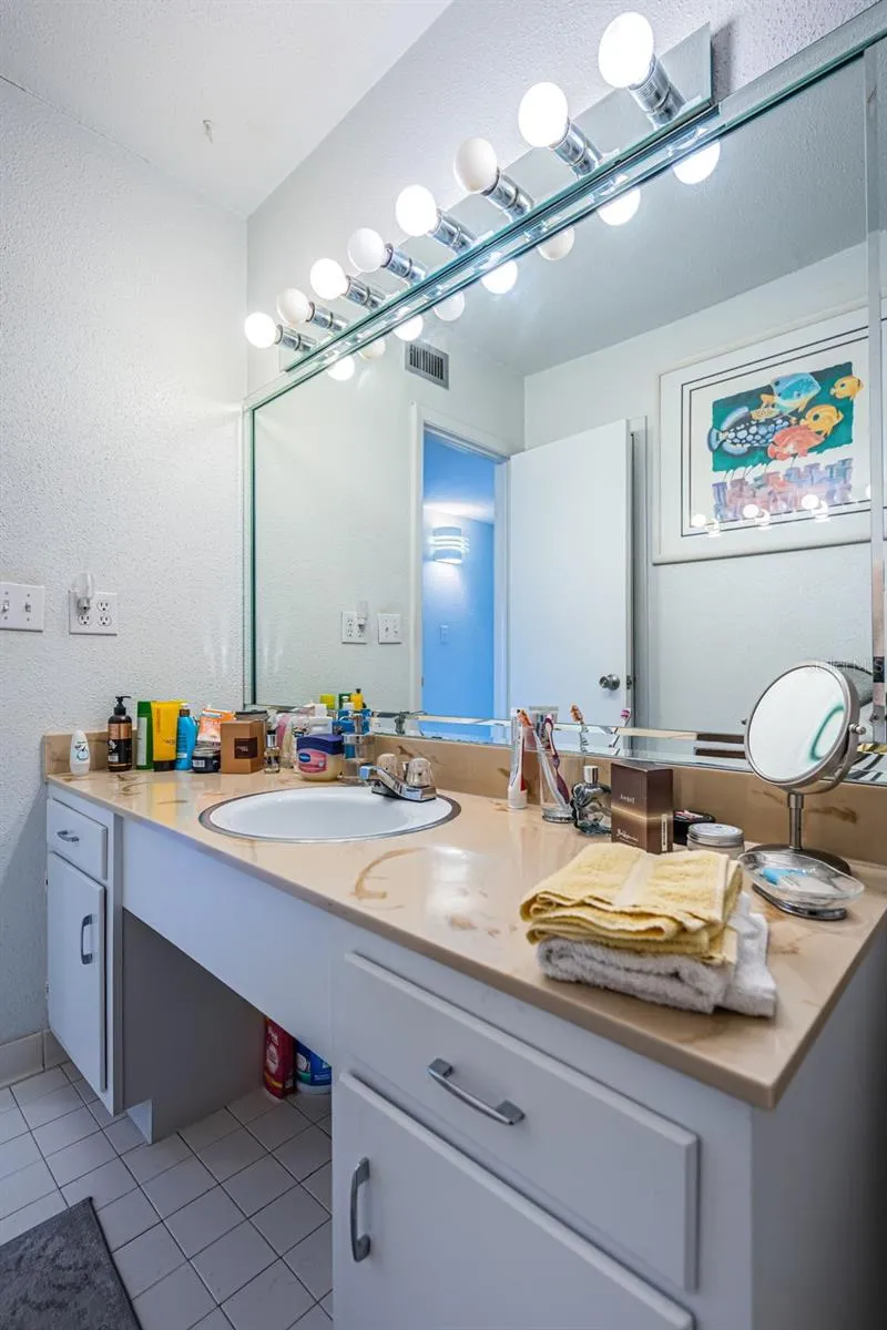 10365 PARADISE BOULEVARD #16 Treasure Island, FL 33706