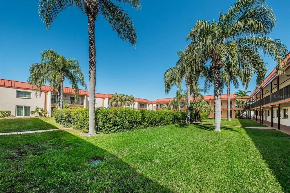 10365 PARADISE BOULEVARD #16 Treasure Island, FL 33706