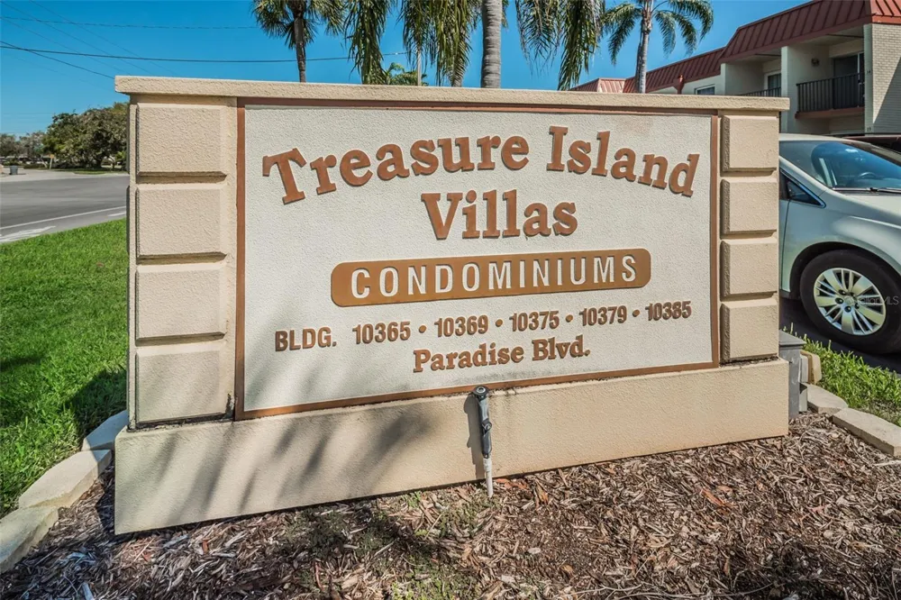 10365 PARADISE BOULEVARD #16 Treasure Island, FL 33706