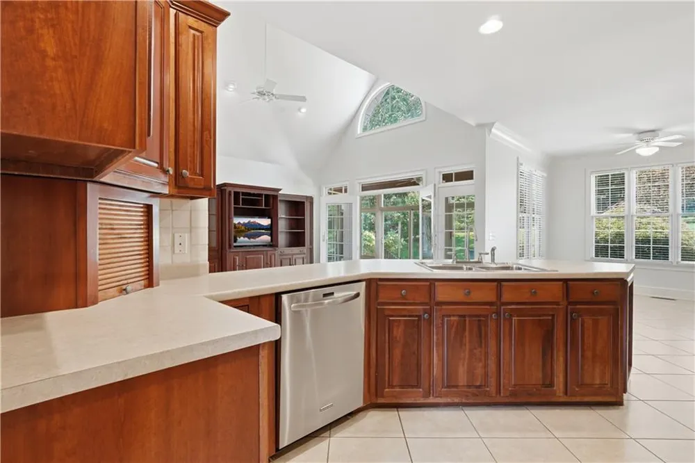 1834 Old Ringgold Road Rocky Face, GA 30740