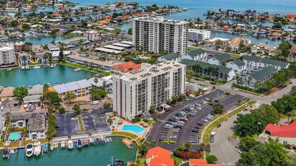 255 DOLPHIN POINT #211 Clearwater, FL 33767