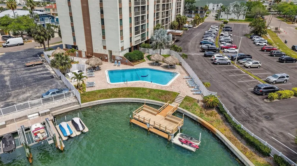 255 DOLPHIN POINT #211 Clearwater, FL 33767