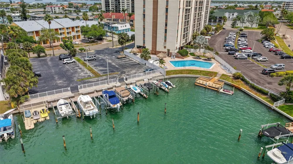 255 DOLPHIN POINT #211 Clearwater, FL 33767