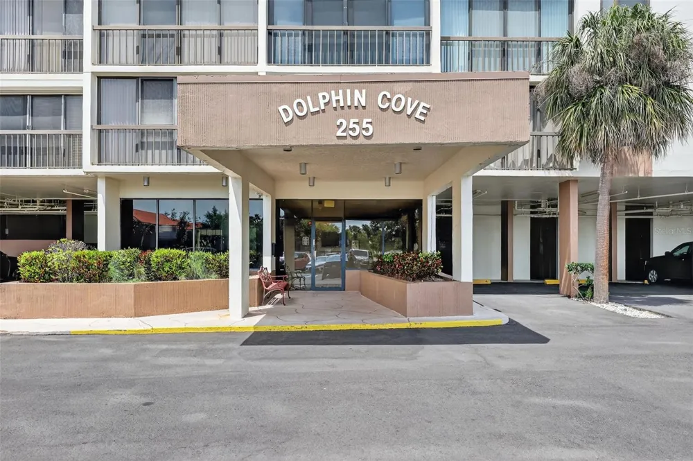 255 DOLPHIN POINT #211 Clearwater, FL 33767