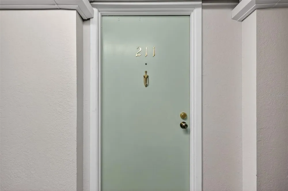 255 DOLPHIN POINT #211 Clearwater, FL 33767