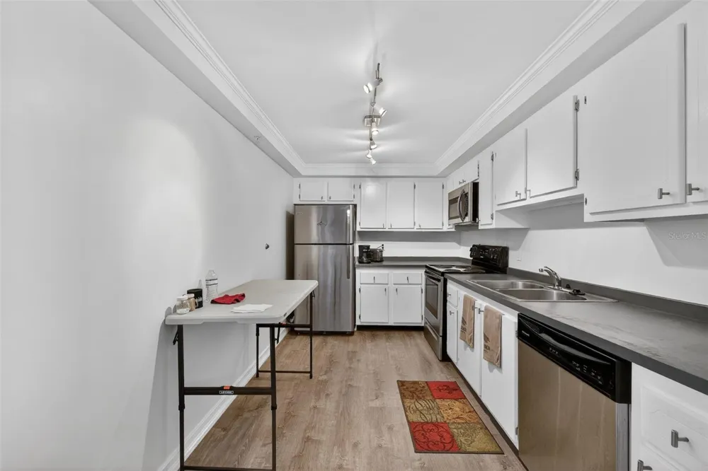 255 DOLPHIN POINT #211 Clearwater, FL 33767