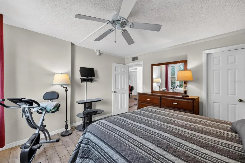 255 DOLPHIN POINT #211 Clearwater, FL 33767