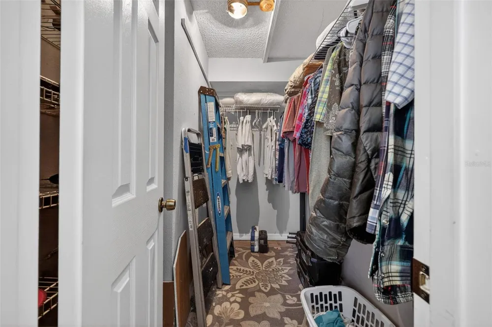 255 DOLPHIN POINT #211 Clearwater, FL 33767