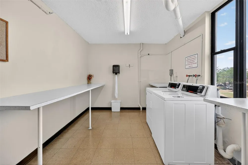 255 DOLPHIN POINT #211 Clearwater, FL 33767