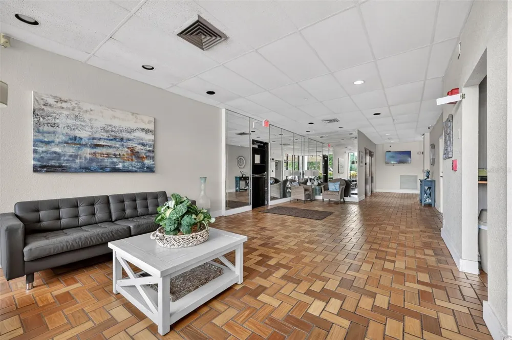 255 DOLPHIN POINT #211 Clearwater, FL 33767