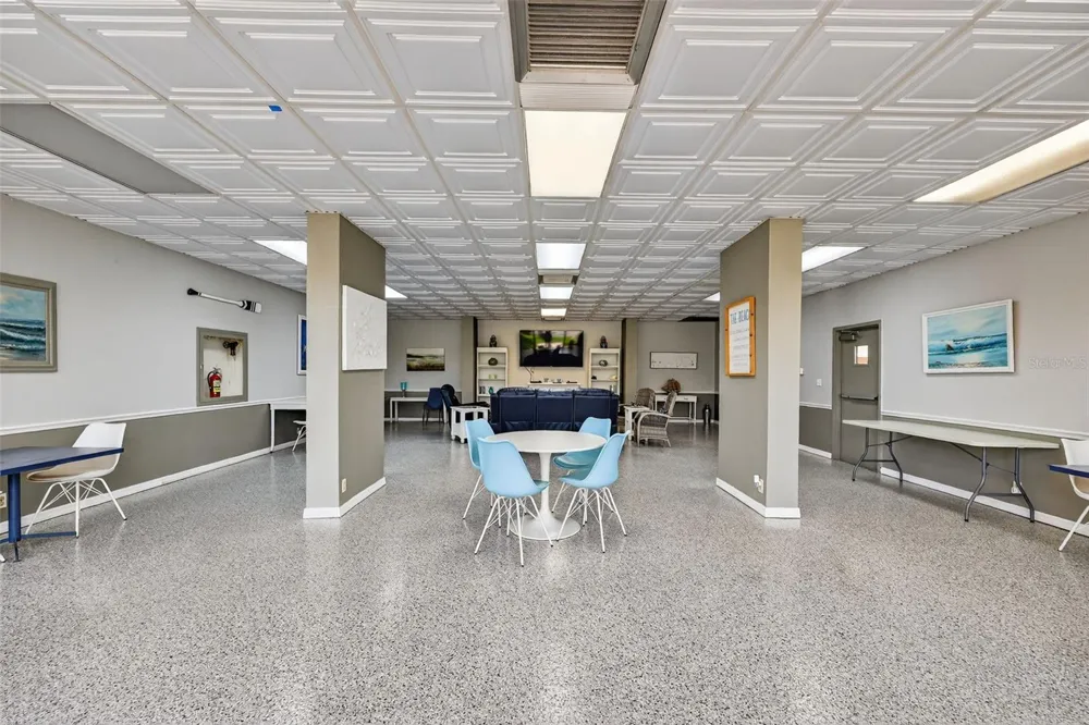 255 DOLPHIN POINT #211 Clearwater, FL 33767