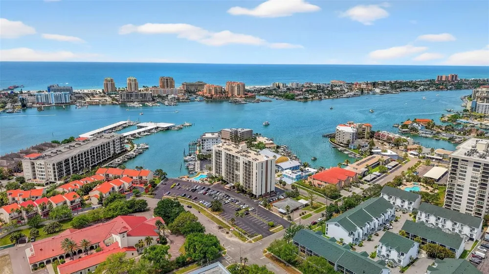 255 DOLPHIN POINT #211 Clearwater, FL 33767