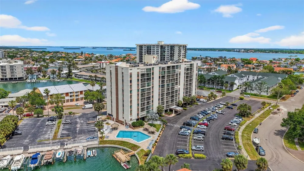255 DOLPHIN POINT #211 Clearwater, FL 33767