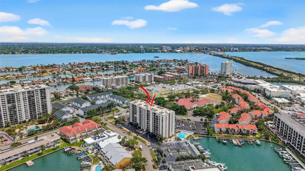 255 DOLPHIN POINT #211 Clearwater, FL 33767