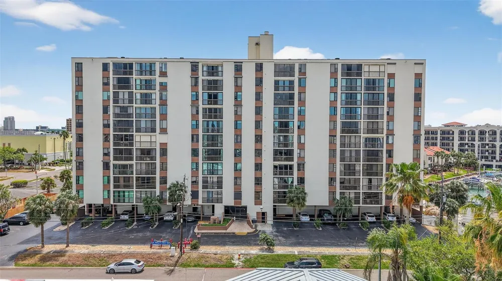 255 DOLPHIN POINT #211 Clearwater, FL 33767