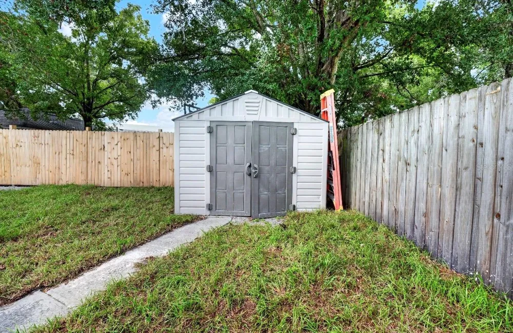 4021 W CASS STREETS Tampa, FL 33609