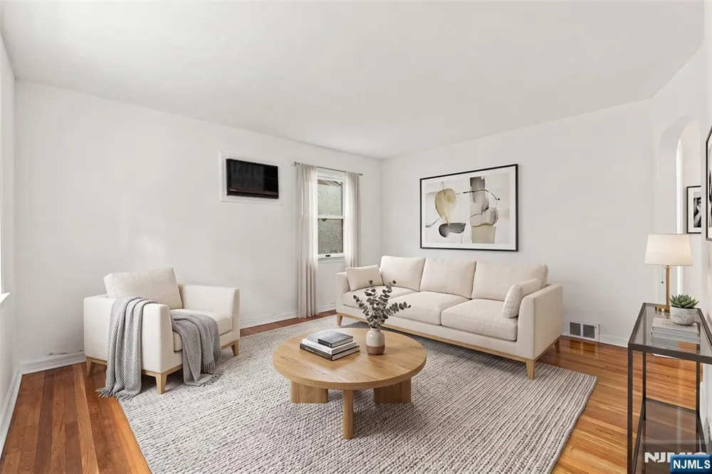 182 14th Cresskill, NJ 07626