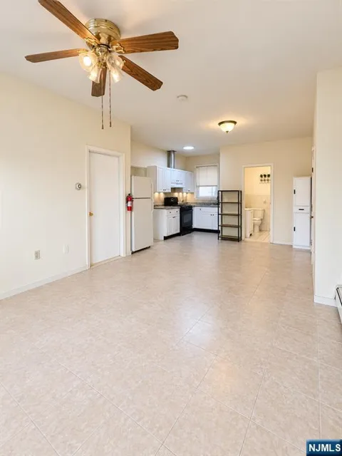275 Delawanna Avenue 4