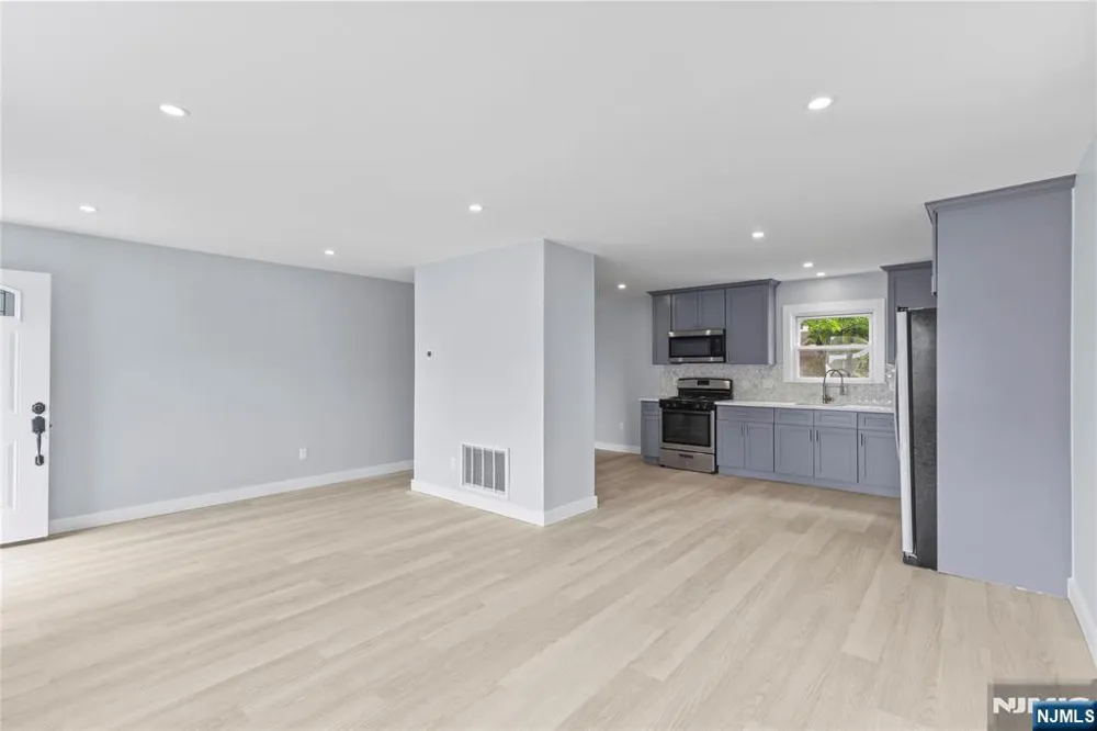 97 Cedar Hill Avenue Belleville, NJ 07109