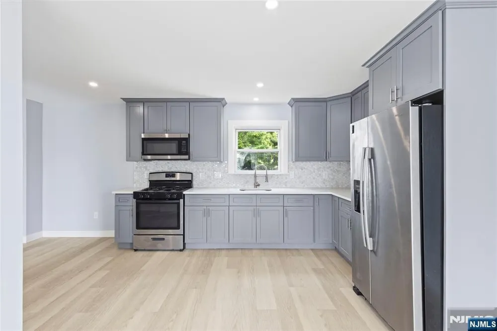 97 Cedar Hill Avenue Belleville, NJ 07109