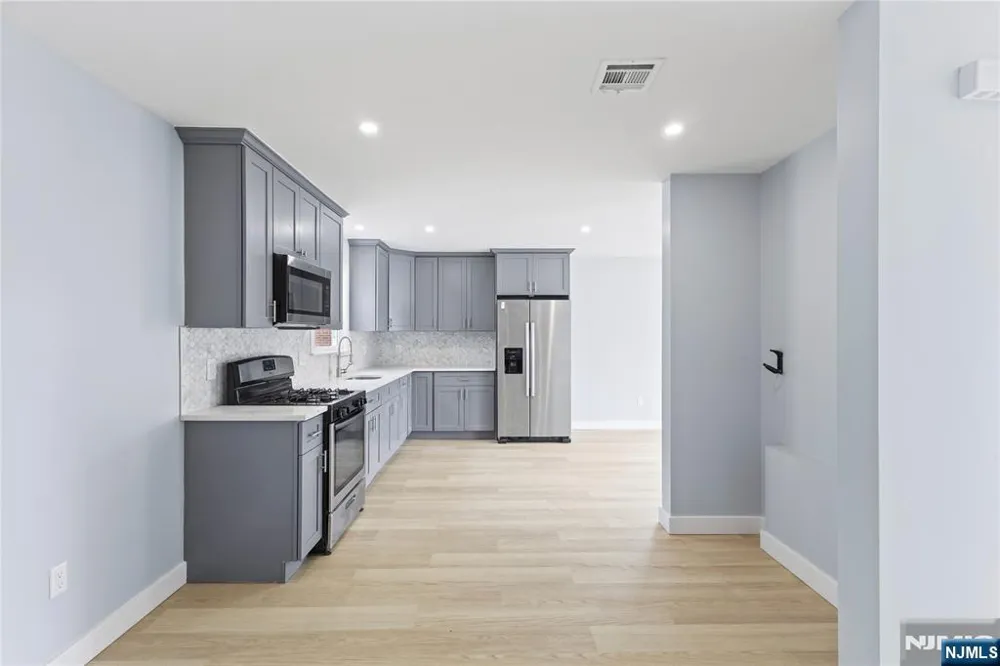97 Cedar Hill Avenue Belleville, NJ 07109