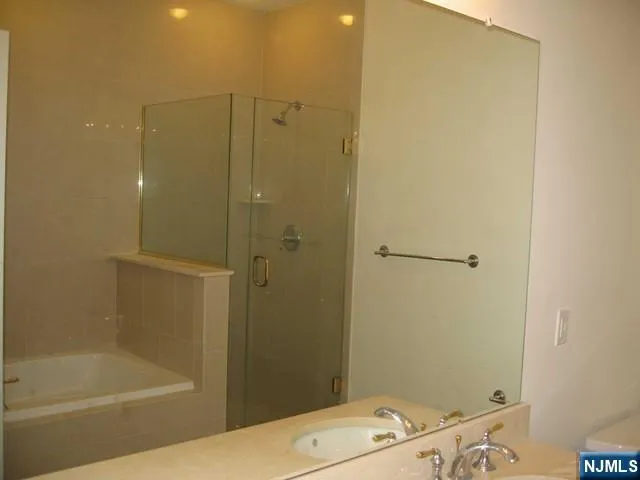 2411 Windsor Park Court Englewood, NJ 07631