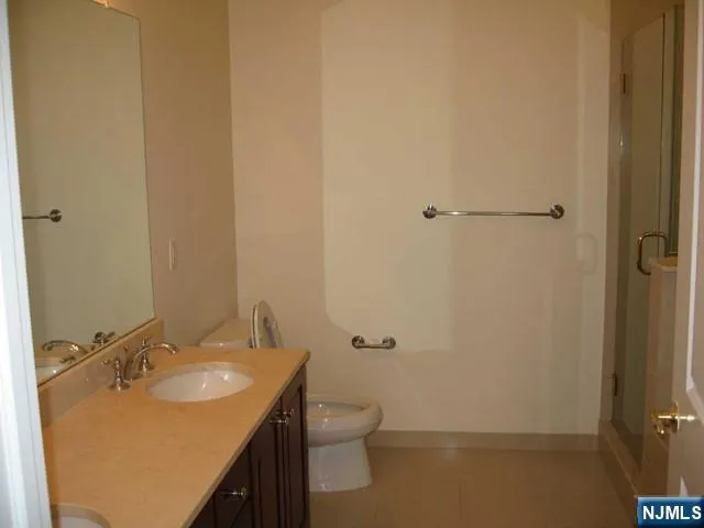 2411 Windsor Park Court Englewood, NJ 07631