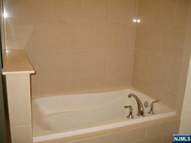 2411 Windsor Park Court Englewood, NJ 07631