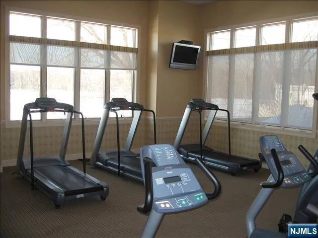 2411 Windsor Park Court Englewood, NJ 07631