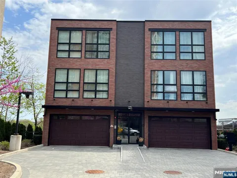 140 Overlook B2
