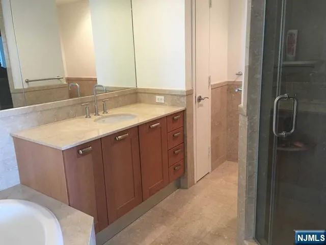 8100 River 615 North Bergen, NJ 07047
