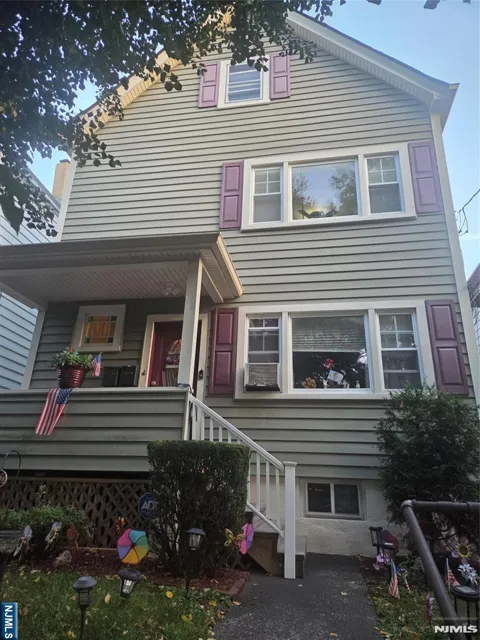 293 Burgess Place 2