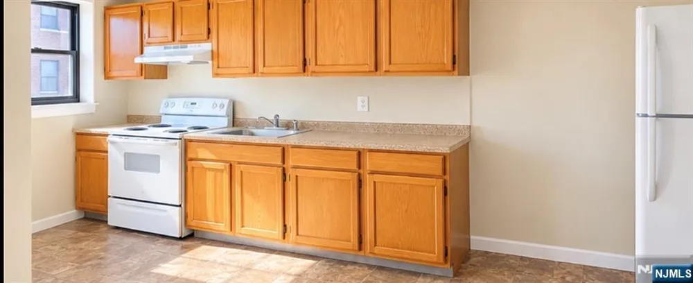 295 Essex Street 295C Hackensack, NJ 07601