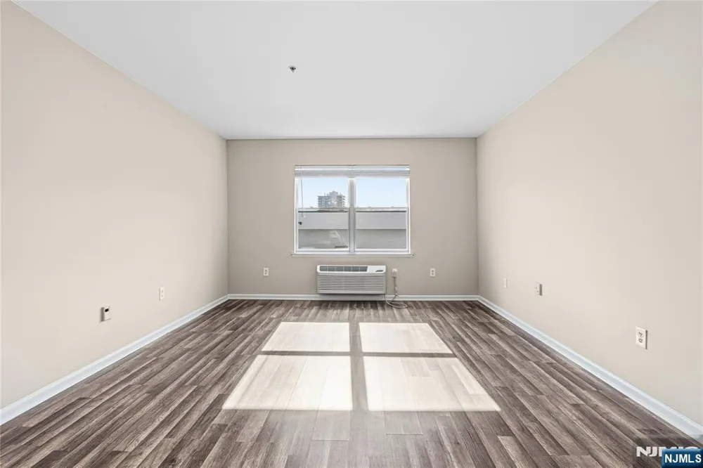 905 River Road 224 Edgewater, NJ 07020