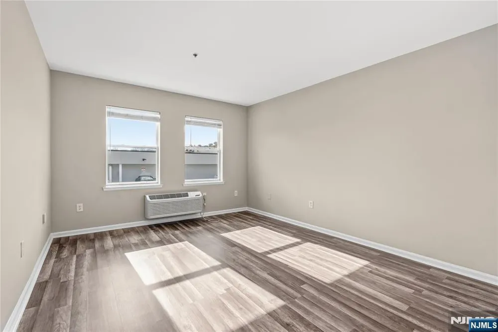 905 River Road 224 Edgewater, NJ 07020