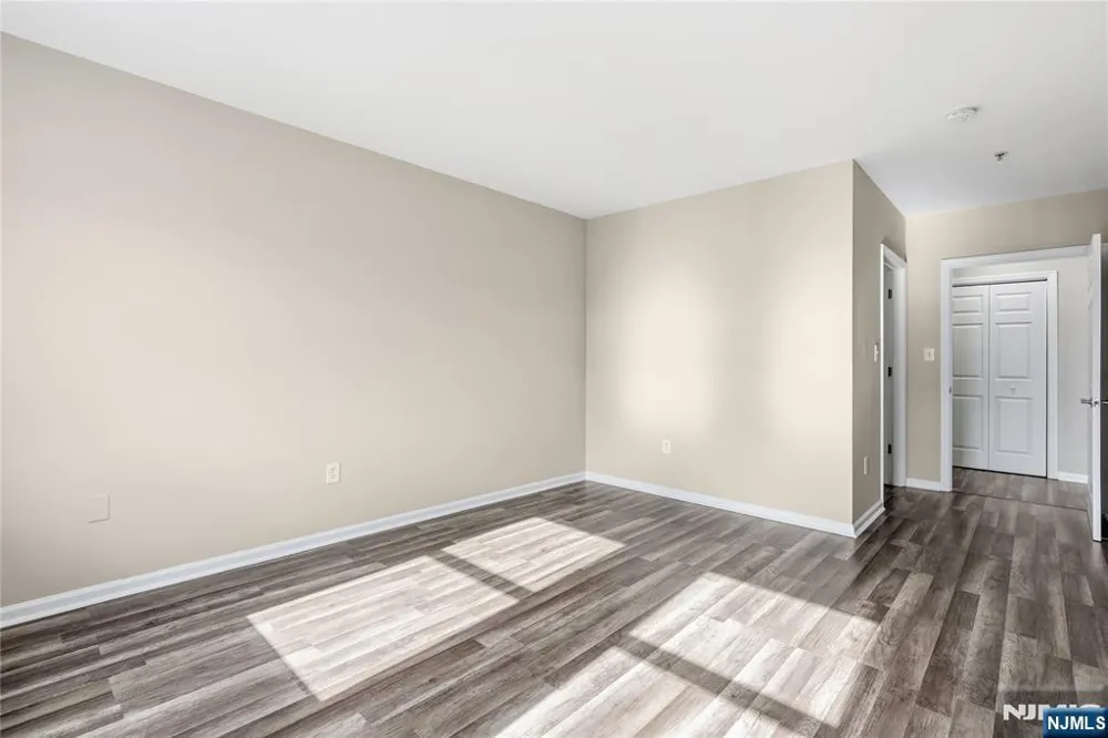 905 River Road 224 Edgewater, NJ 07020
