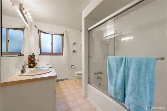 7181 W Morraine Drive Littleton, CO 80128