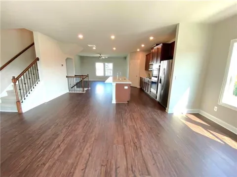 912 Sweetwater Grove